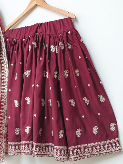 MANAVI (MAROON)