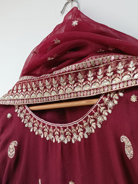 MANAVI (MAROON)