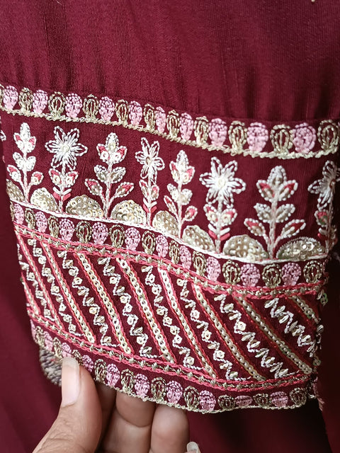 MANAVI (MAROON)