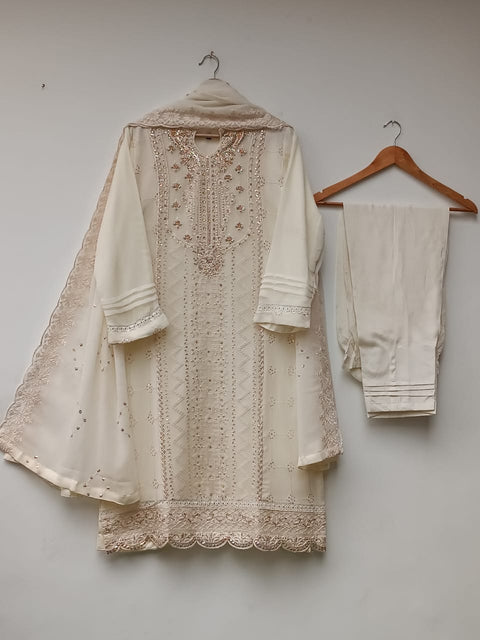 MEHER NOOR (OFF WHITE)
