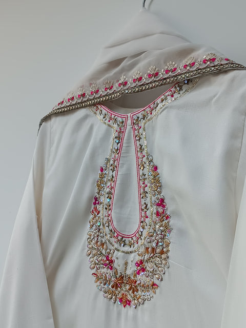 MUMINA (OFF WHITE)