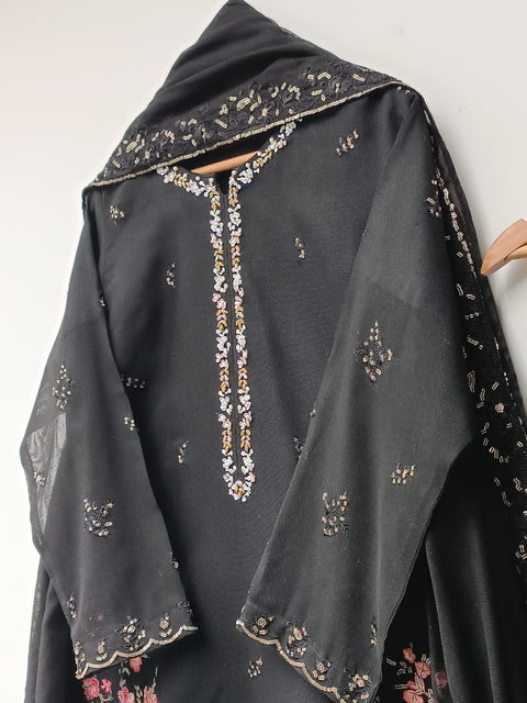 MUNTAHA (BLACK)