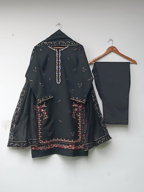 MUNTAHA (BLACK)