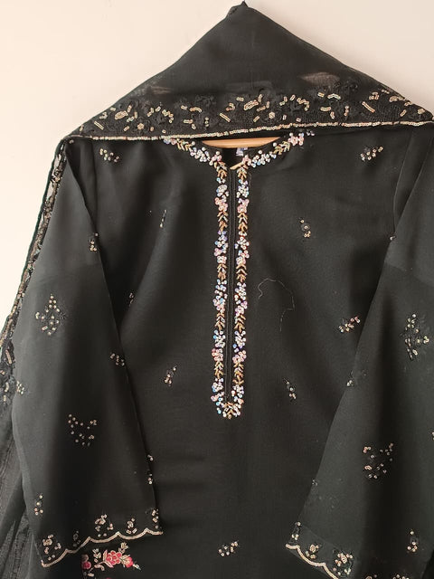 MUNTAHA (BLACK)