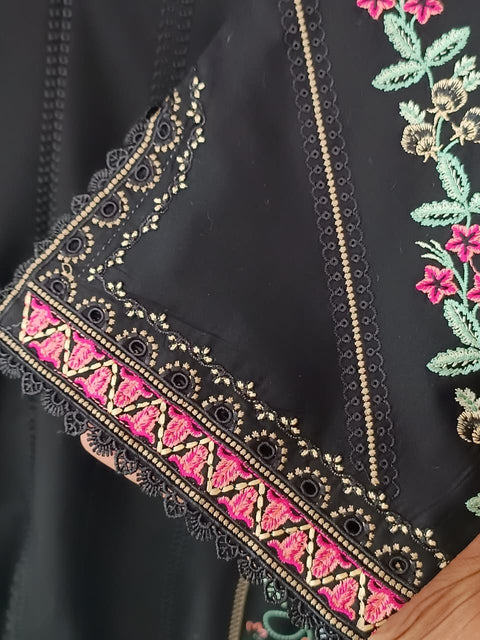 MUZNA (BLACK)