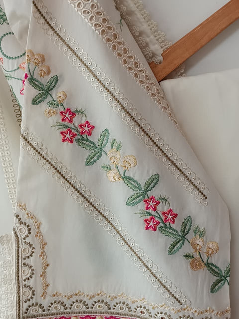 MUZNA (IVORY)