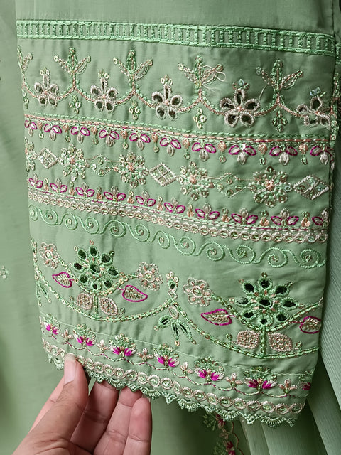 NABILA NEW (PISTA)