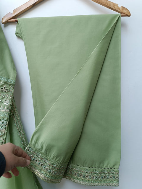 NABILA (PISTA)