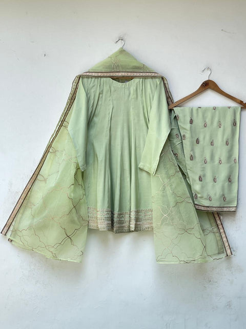 NAIN TARA (PISTA)