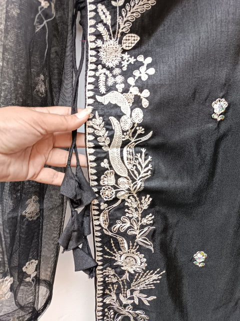 NAZIA (BLACK)