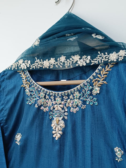 NAZIA (E BLUE)