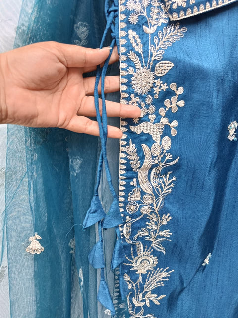 NAZIA (E BLUE)