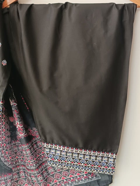 NEELO (BLACK)