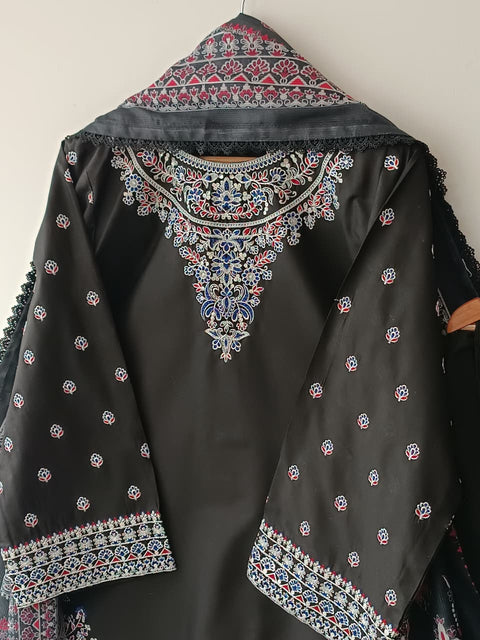 NEELO (BLACK)