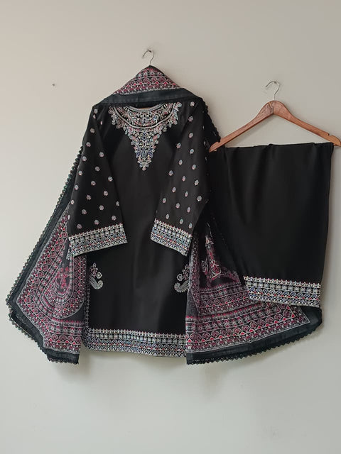 NEELO (BLACK)