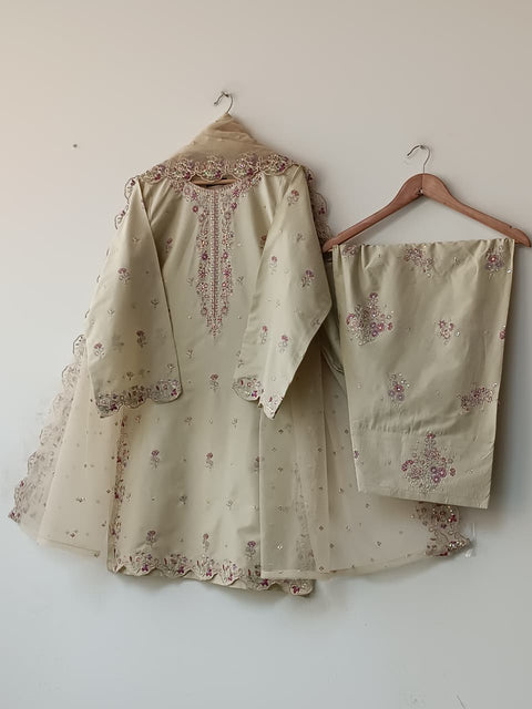NISHAT (BEIGE)