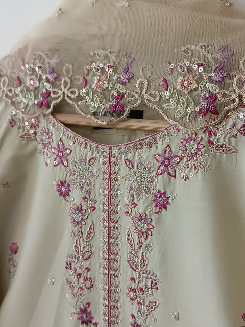 NISHAT (BEIGE)
