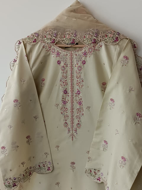 NISHAT (BEIGE)
