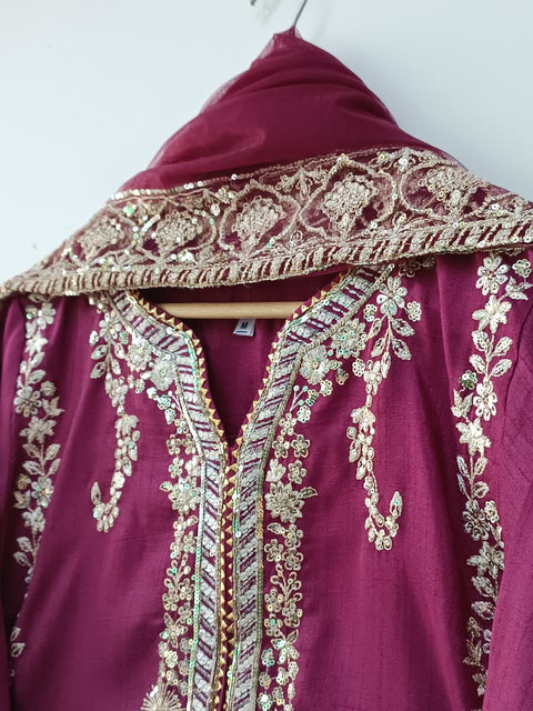 NOORA (GARNET)