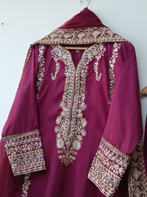 NOORA (GARNET)