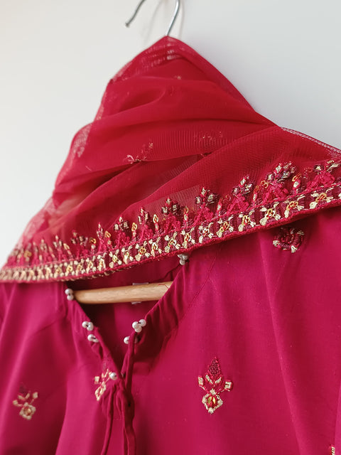 ONAIZA 2 (MAROON)