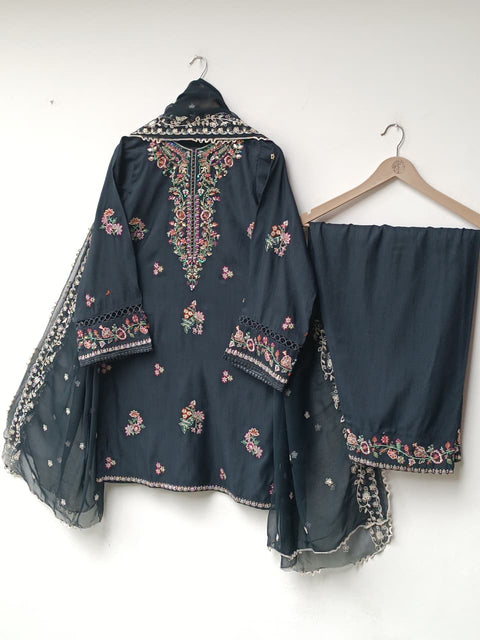 PAKIZA (BLACK)