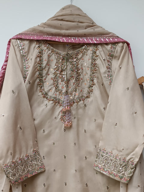 PAVISA (BEIGE)
