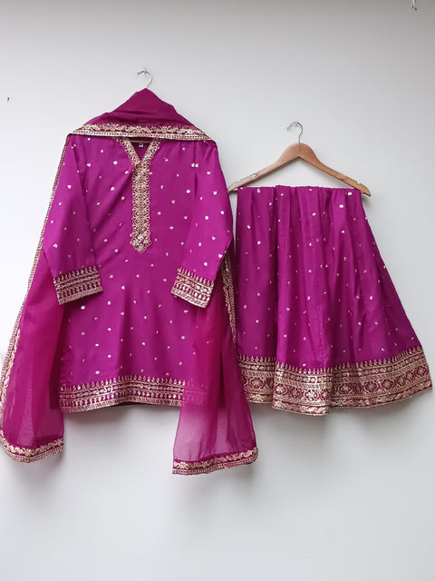 PREET (MAGENTA)