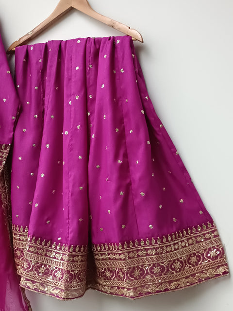 PREET (MAGENTA)