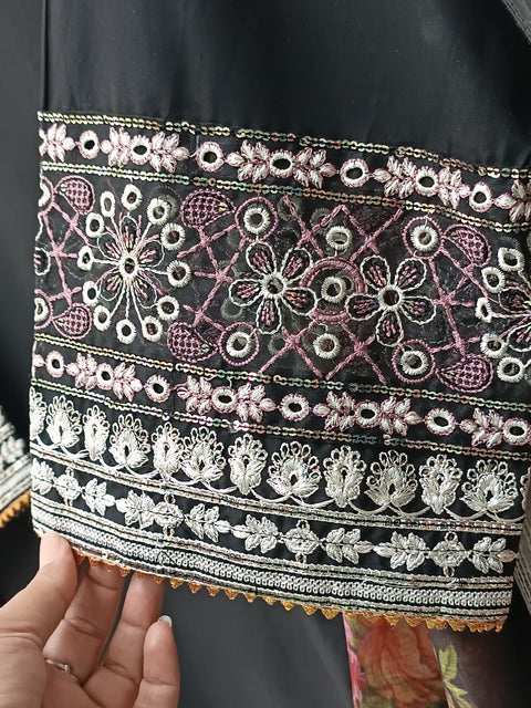 RAEESA (BLACK)