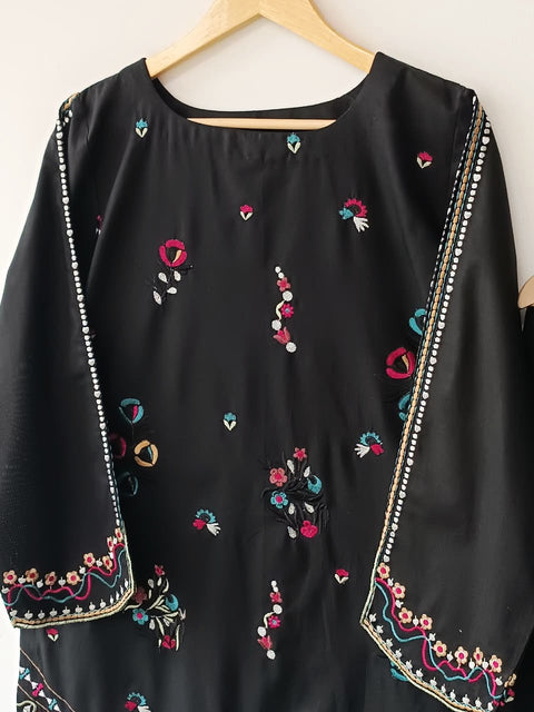 RAHI (BLACK)