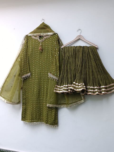 RIVKA (MAHNDI)