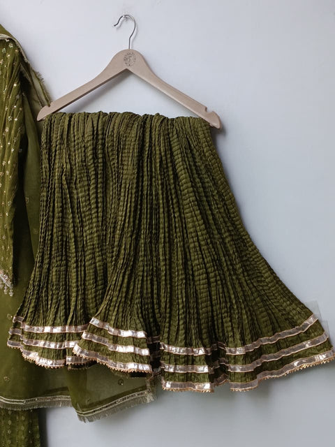 RIVKA (MAHNDI)