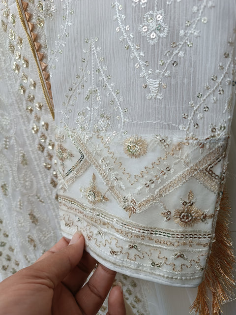 SAHELI 26 (OFF WHITE)
