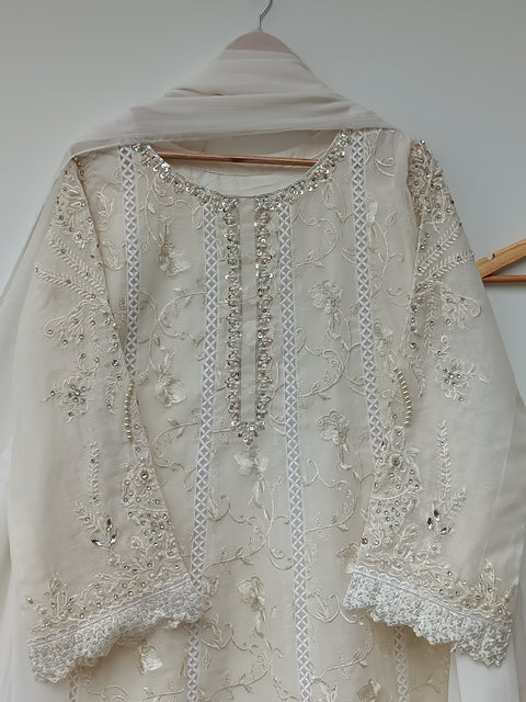 SAHELI 28 (IVORY)