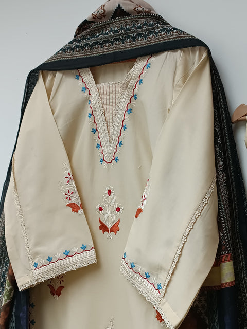 SAMAR (OFF WHITE)