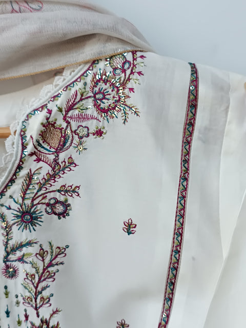 SELEEN (IVORY)