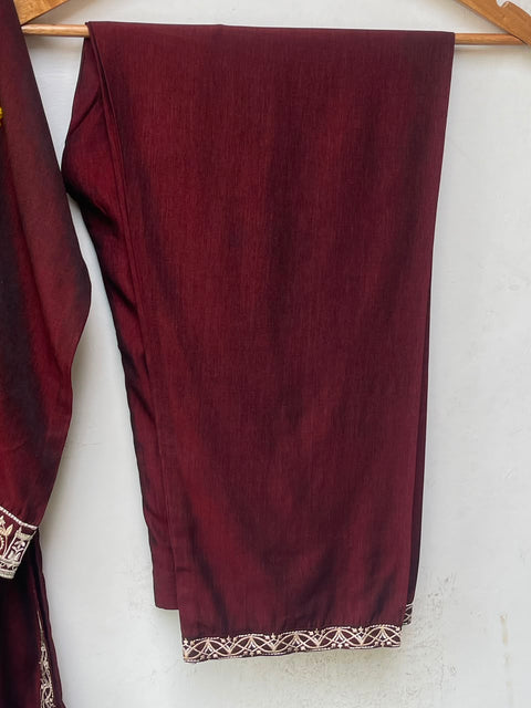 SHARK (MAROON)