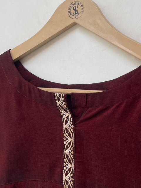 SHARK (MAROON)