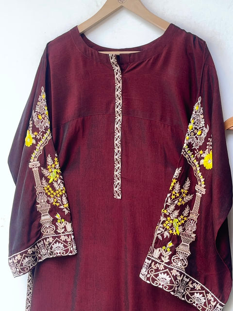 SHARK (MAROON)