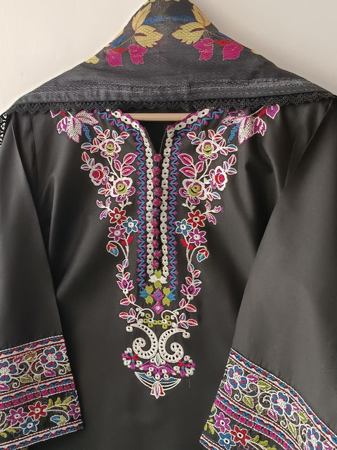 TAHOOR (Black)