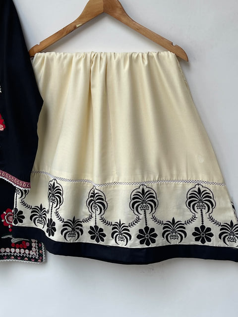 TAWAKAL (BLACK)