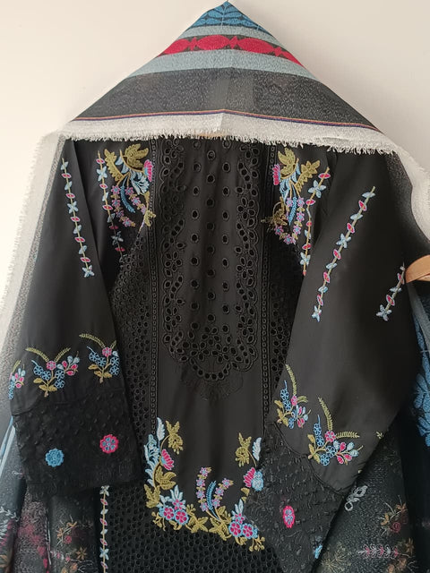 TAZEEM (BLACK)
