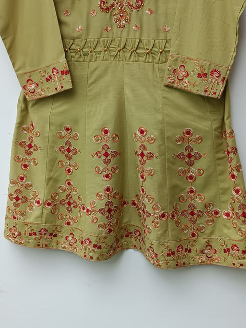 TAZEEN (PISTA)