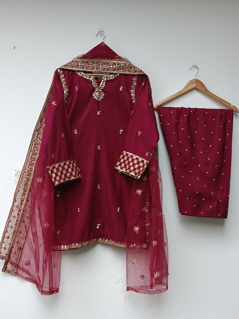 UKASHA 01 (MAROON)