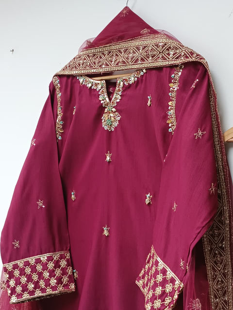 UKASHA 01 (MAROON)