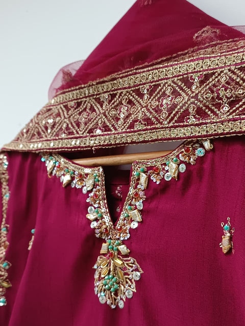 UKASHA 01 (MAROON)