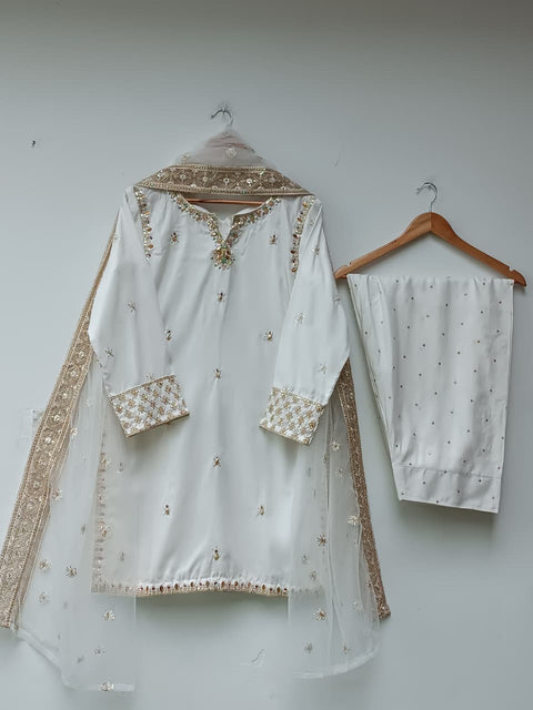 UKASHA 01 (OFF WHITE)