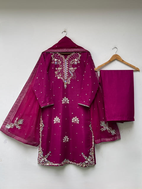 VANYA (MAGENTA)