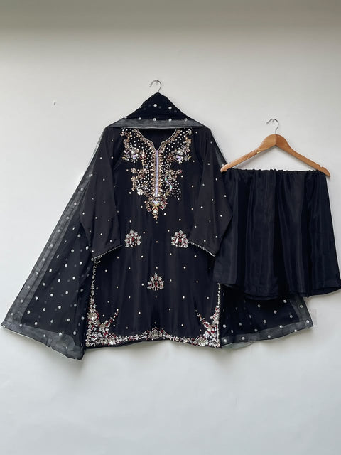 VANYA SILK (BLACK)